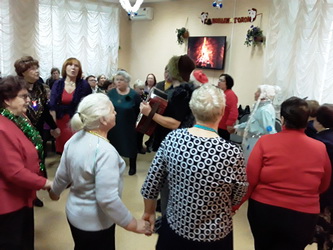 В Ленинском районе состоялся новогодний праздник для представителей старшего поколения